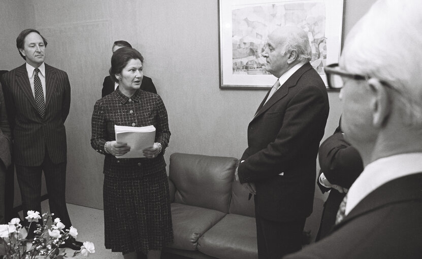 Fotagrafa 17: Simone VEIL - EP President meets with Alterio SPINELLI