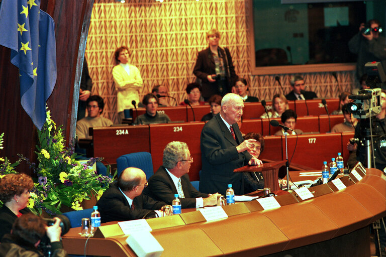 Foto 5: Ceremony at the EP in Strasbourg, to celebrate the 90th anniversary of Pierre PFLIMLIN.