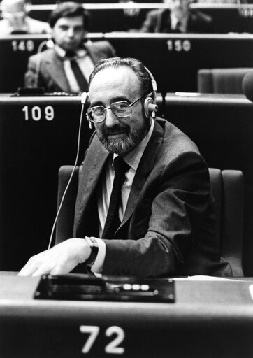 Снимка 21: MEP Edgard Edouard PISANI attends a plenary session