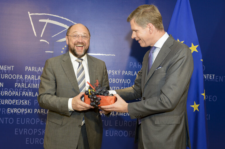 Foto 2: Martin SCHULZ - EP President meets with MEP Philip CLAEYS