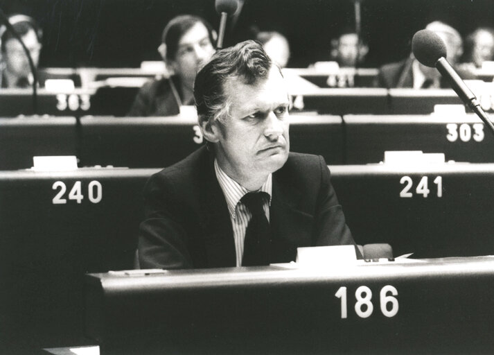 MEP David A. HARRIS attends a plenary session