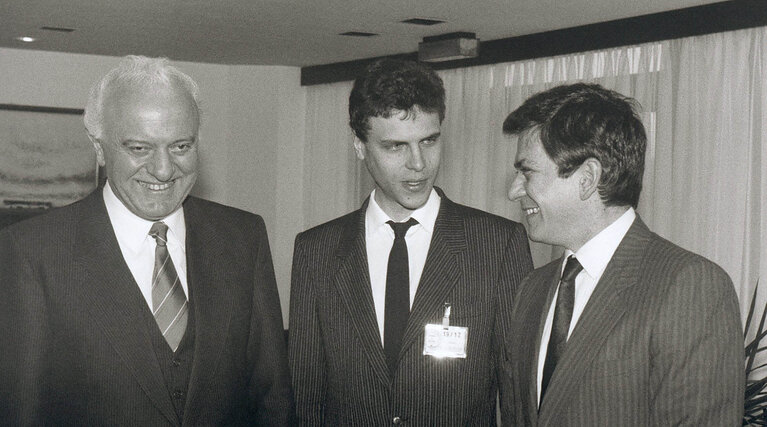 Fotografija 7: Russian Foreign Minister addresses the AFET Committee of the EP in Brussels on December 19, 1989