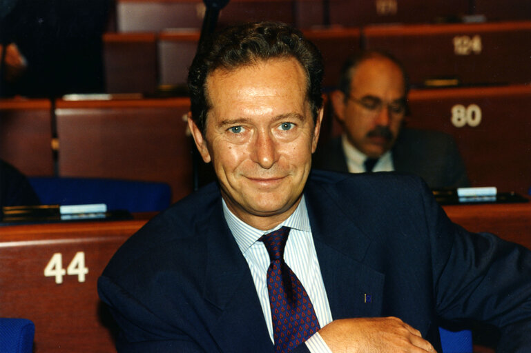 Dominique BAUDIS in plenary session in Strasbourg.