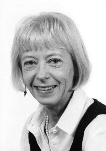 Portrait of MEP Annemarie KUHN in 1990