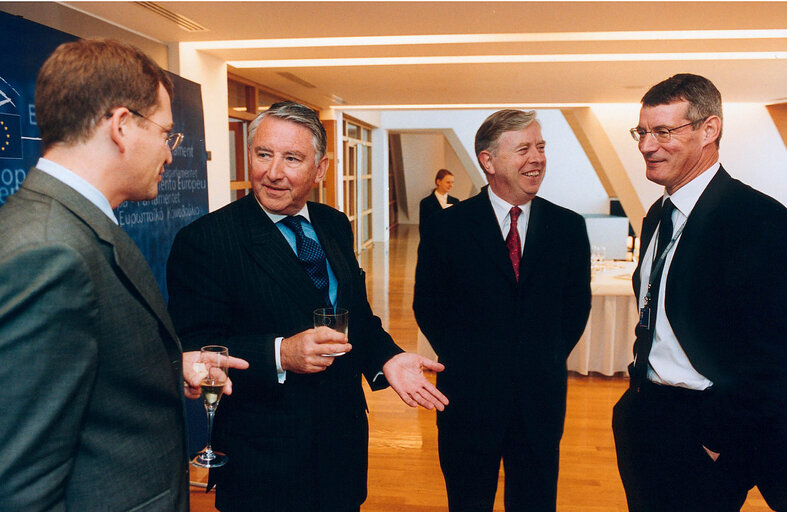 Foto 3: EP president meets with Scottish Parliament President