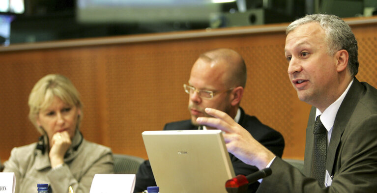 LIBE Committee debate - Towards a European Freedom of Information Act :   MEPs debate EU policy on access to documents in a public hearing.