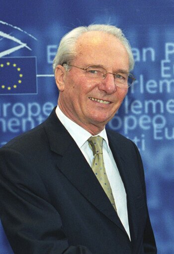 Suriet 6: Portrait of MEP James PROVAN