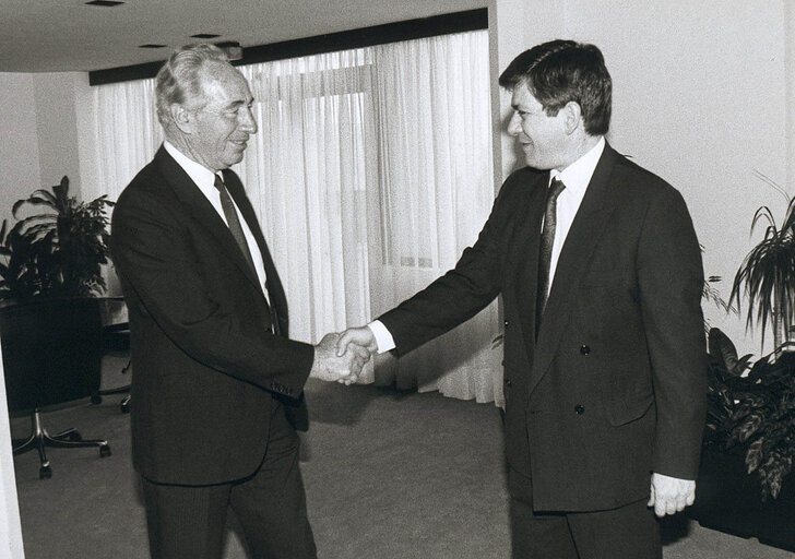 Photo 7: EP President meets with Israeli opposition leader.