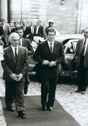 Photo 7: Official visit of King HUSSEIN of Jordan to the European Parliament