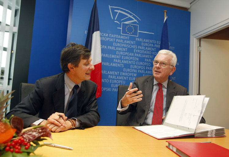 Fotagrafa 5: Ceremonial LEX signing of co-decision legislationat the EP in Strasbourg.