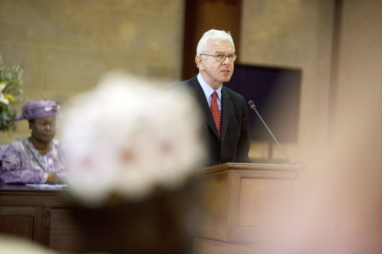 Foto 18: Hans-Gert POETTERING, EP President, makes an official visit to South Africa - EP President addresses the opening session of the 10th Ordinary session of the Pan-African Parliament held on October 27, 2008 at Gallagher Estate in Midrand