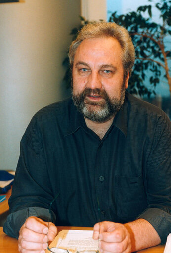 Valokuva 3: Portrait of Bernhard RAPKAY at the EP in Brussels.