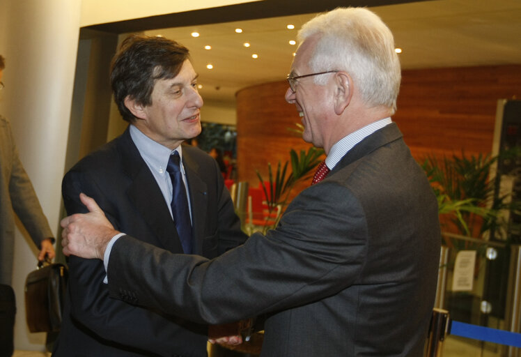 Снимка 10: Ceremonial LEX signing of co-decision legislationat the EP in Strasbourg.