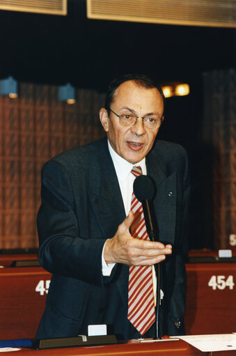 Снимка 7: Michel ROCARD at the EP in Strasbourg.