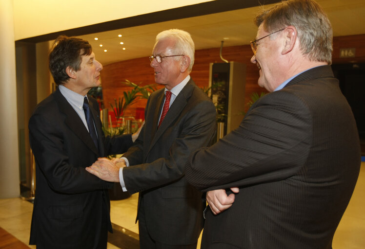 Снимка 9: Ceremonial LEX signing of co-decision legislationat the EP in Strasbourg.