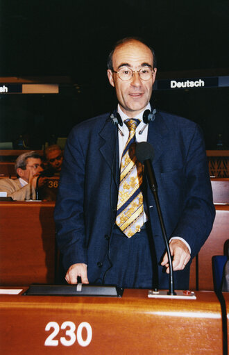 Valokuva 18: Jean Yves LE GALLOU in plenary session in Strasbourg.