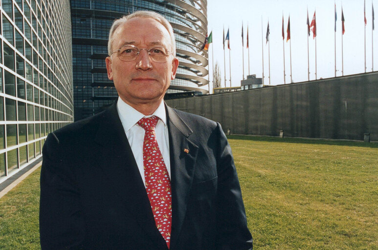 Fotografija 11: MEP Peter Michael MOMBAUR at the EP in Strasbourg.