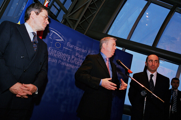 Fotografia 6: EP President meets with Robert KOCHARYAN, President of Armenia, in Brussels