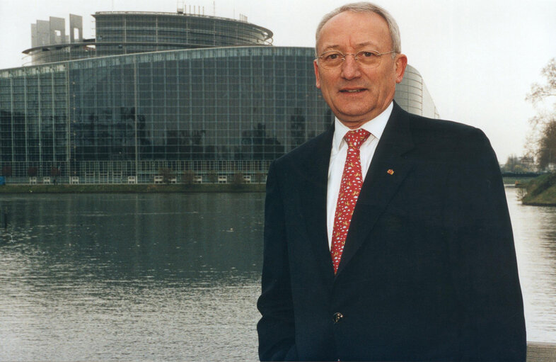 Fotografija 12: MEP Peter Michael MOMBAUR at the EP in Strasbourg.