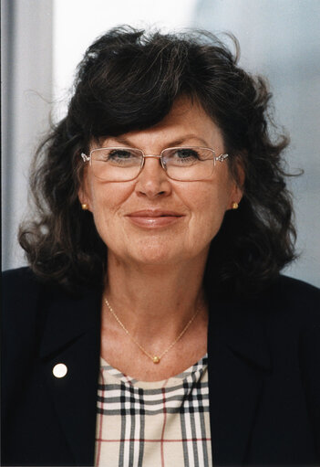 Valokuva 7: Portrait of Charlotte CEDERSCHIOLD at the EP in Brussels.