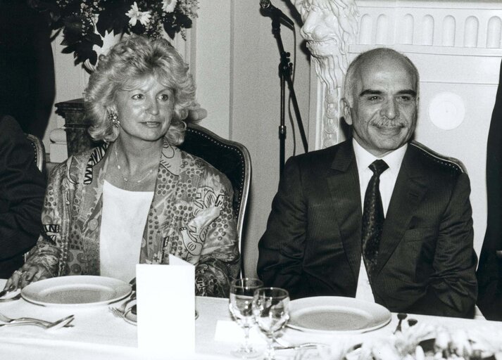 Foto 8: Official visit of King HUSSEIN of Jordan to the European Parliament