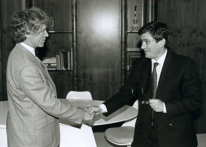 Fotografia 5: EP President meets with the head of Earth Policy Institude at the EP in Strasbourg.