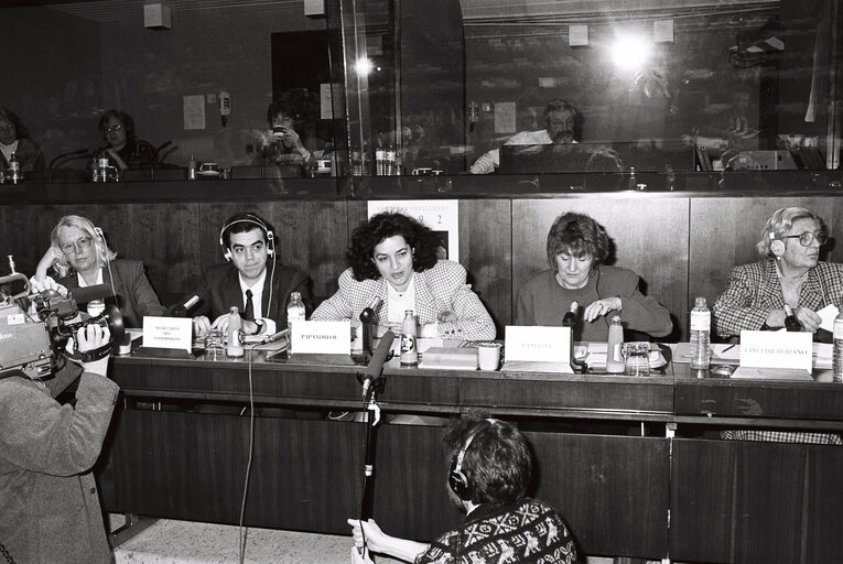 Foto 21: Meeting in February 1989