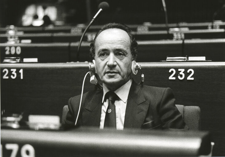 Michelangelo CIANCAGLINI attends a plenary session in November 1984