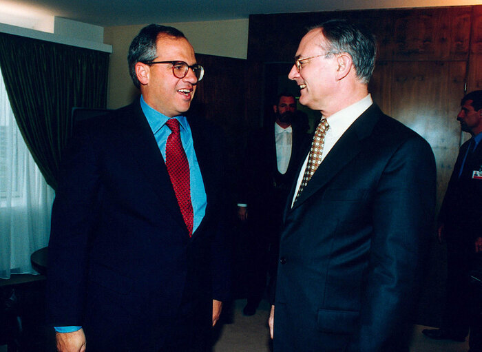 Fotografi 7: EP President meets with the President of Colombia.