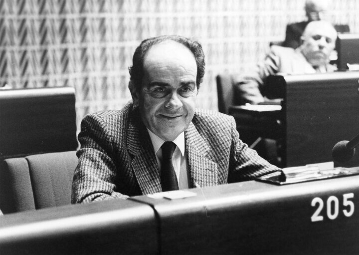 Georges MARCHAIS attends a plenary session in November 1984