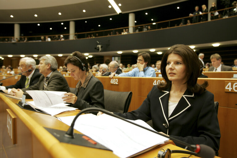 Valokuva 10: Monica Maria IACOB-RIDZI in plenary session in Brussels.