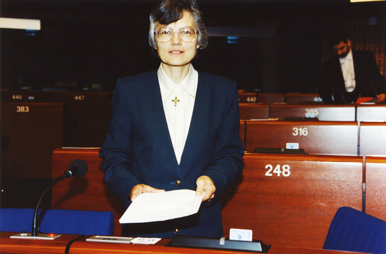 Photo 2: Veronica HARDSTAFF in the hemicycle of the EP in Strasbourg.