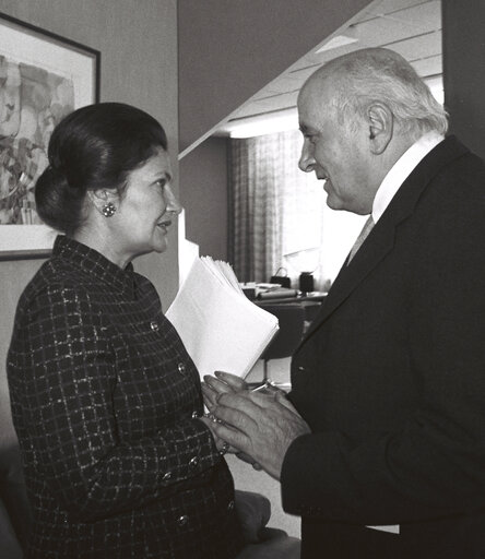 Fotagrafa 18: Simone VEIL - EP President meets with Alterio SPINELLI