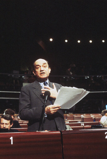 Zdjęcie 4: Claude CHEYSSON in plenary session in Strasbourg.