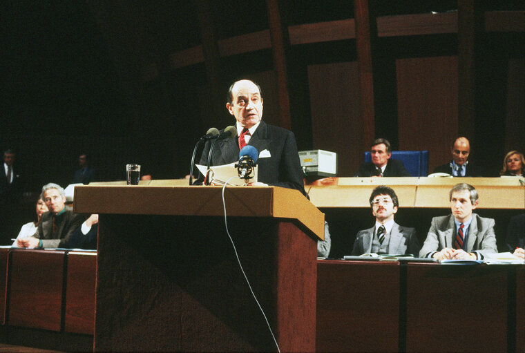 Zdjęcie 6: Claude CHEYSSON in plenary session in Strasbourg.