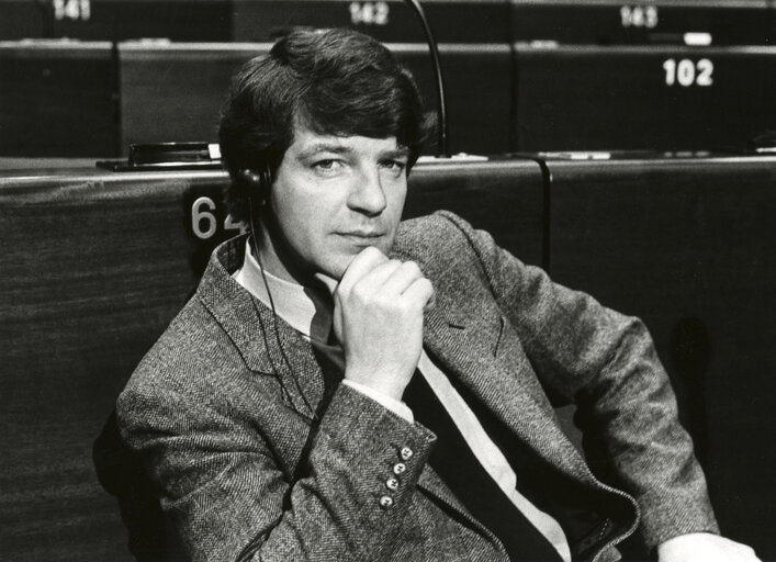 Kent KIRK attends a plenary session in March 1984