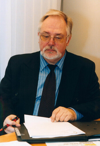 Valokuva 17: Portrait of Helmut KUHNE at the EP in Brussels.