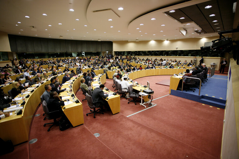 Снимка 1: Extraordinary meeting in the framwork of Africa Week at the EP in Brussels. Panel on intercultural dialogue with the Nobel Prize for Literature, the AU Commissioner for Social Affairs, in charge of culture and the President of the Pan-African Parliament.