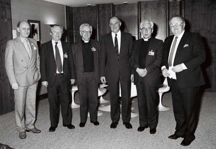 Suriet 27: Meeting in February 1989