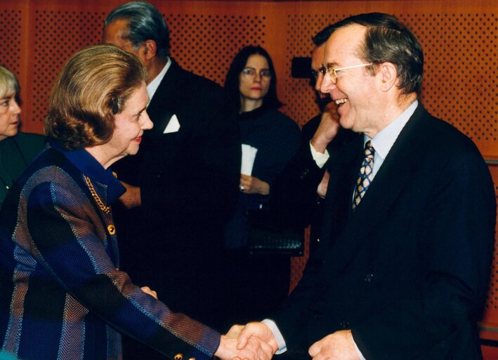 Foto 5: Visit of Queen Fabiola of Belgium to the EP in Brussels.