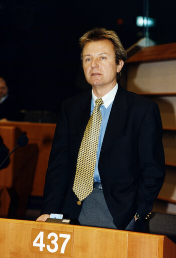 Zdjęcie 38: Karl SCHWEITZER in plenary session in Brussels