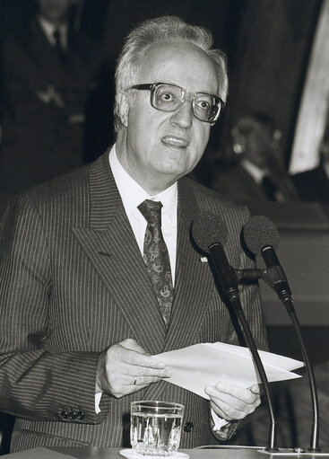 Photo 9: Greek President Christos SARTZETAKIS makes an official visit to the EP in November 1988