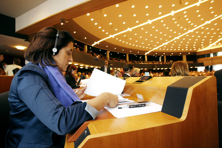 Foto 6: MEP Catiuscia MARINI in plenary session in Brussels.