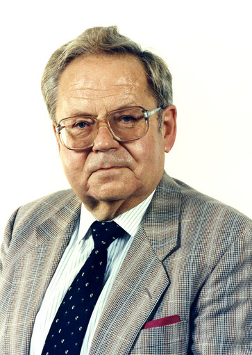 Portrait of MEP Hans-Gunter SCHODRUCH in 1989