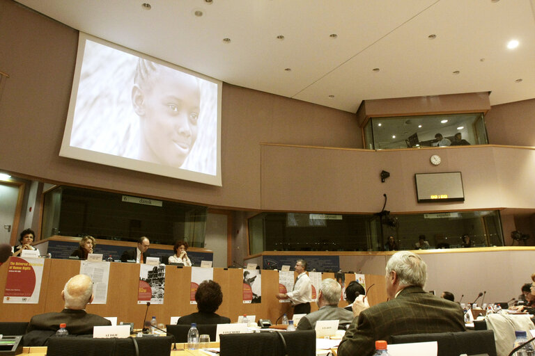 Foto 50: Joint conference of the EP, EC and UN on 60 years of the Universal Declaration of Human Rights: the defenders take the floor.