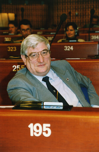 Nuotrauka 3: MEP Alex FALCONER attends a plenary session in Strasbourg in January 1993