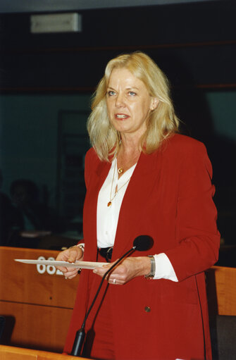 Zdjęcie 36: Karin STARRIN in plenary session in Brussels