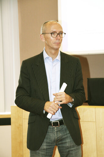 Fotografie 1: Aldis KUSKIS in a meeting at the EP in Brussels.