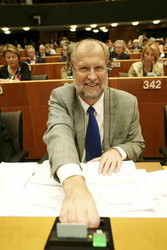 Photo 3: Johannes LEBECH in plenary session in Brussels.