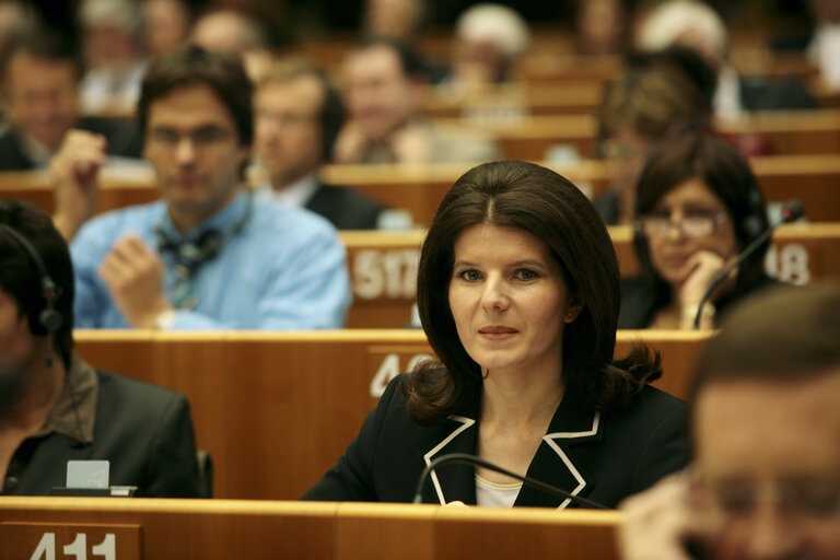 Valokuva 9: Monica Maria IACOB-RIDZI in plenary session in Brussels.